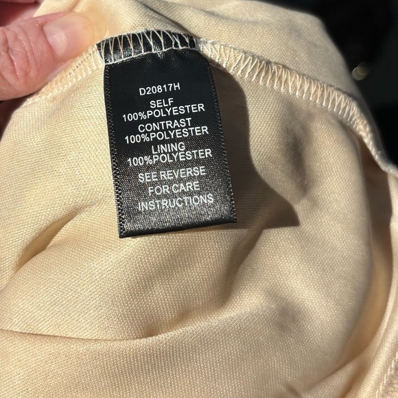 Aakaa Women’s Elegant Floral Lace Tan and Cream  Backless Dress size Small - Picture 6 of 15